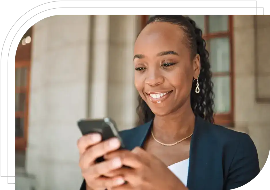 Mulher de negócios segurando um celular